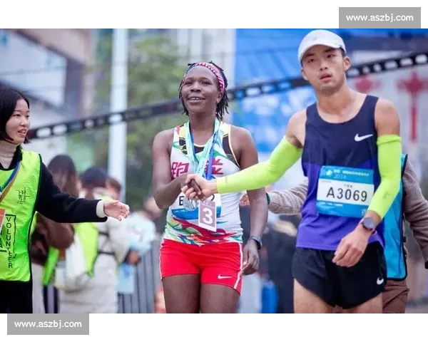 东北跨境马拉松：揣护照，一脚踏两国